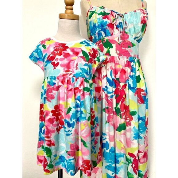 NEW Old Navy Women’s Small Petite & Toddler Girls 4 Floral Summer Dresses - Picture 3 of 16